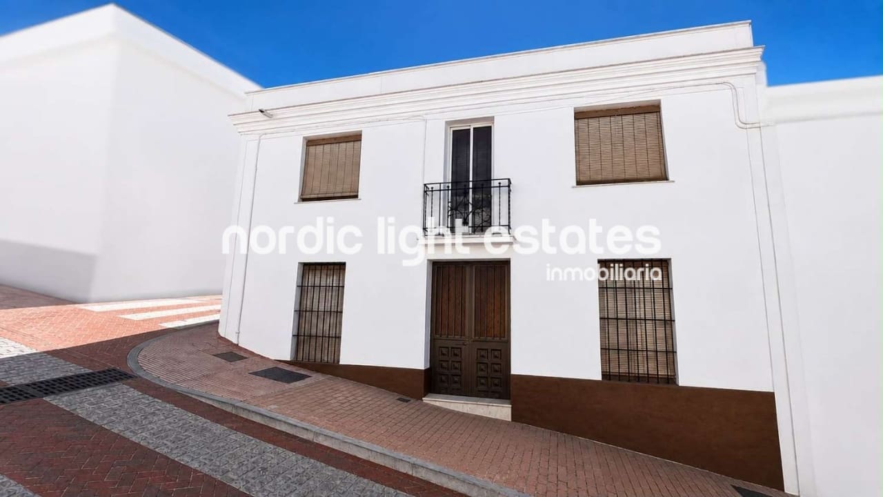 4 quarto Moradia Geminada para venda em Nerja - 318 000 € (Ref: 10007800)