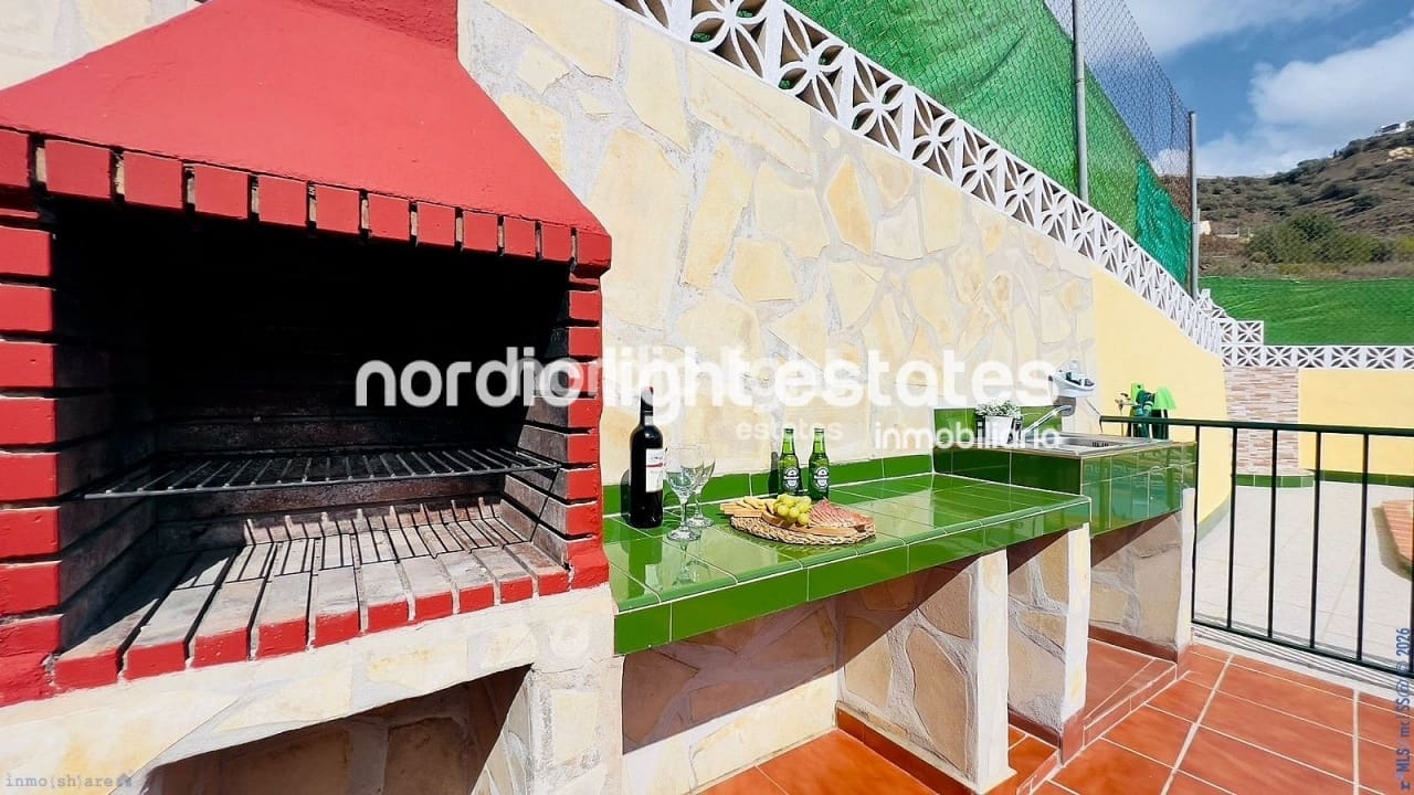 2 soveværelse Finca/Landehus til salg i Torrox med swimmingpool - € 259.000 (Ref: 10023194)