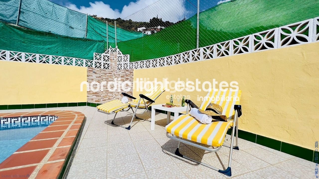 2 soveværelse Finca/Landehus til salg i Torrox med swimmingpool - € 259.000 (Ref: 10023194)