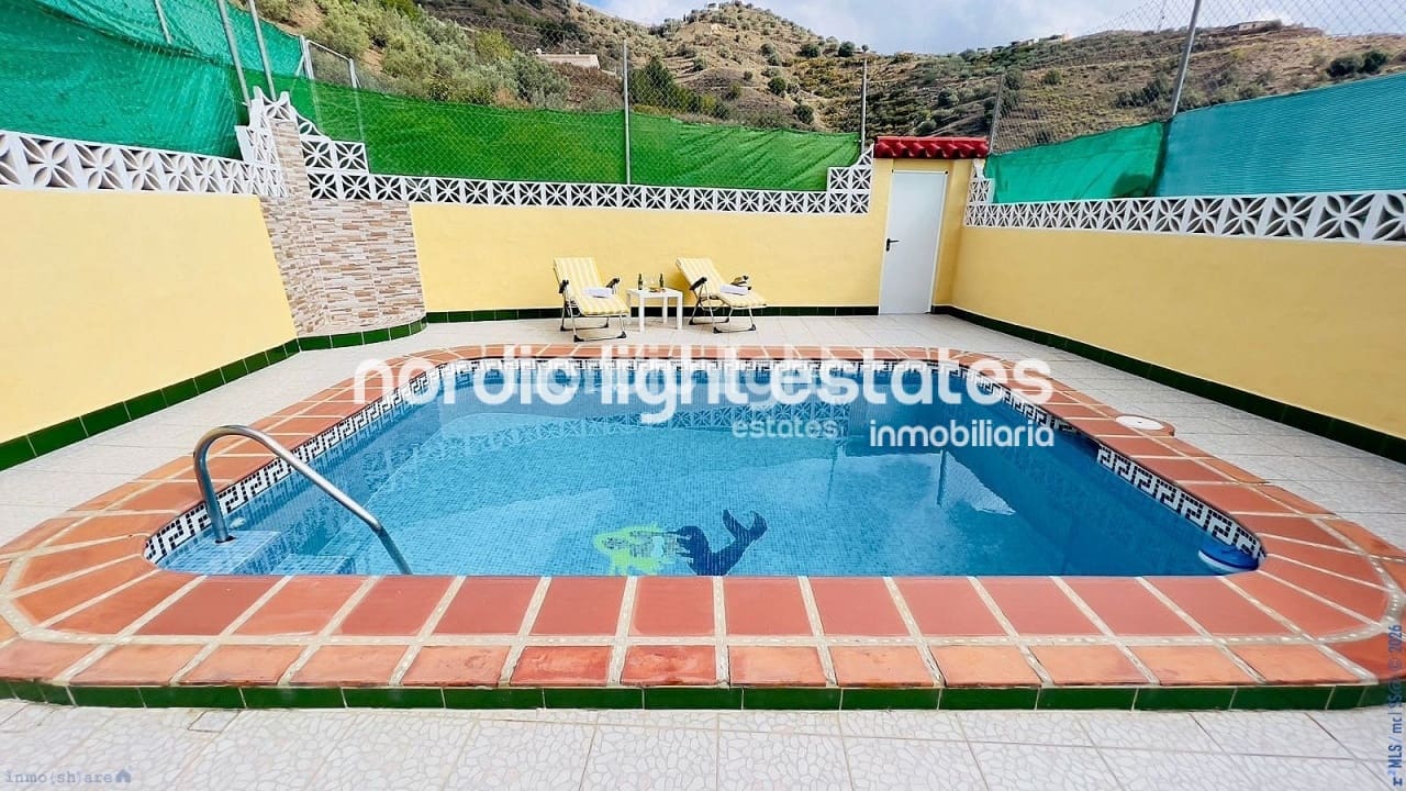 2 soveværelse Finca/Landehus til salg i Torrox med swimmingpool - € 259.000 (Ref: 10023194)