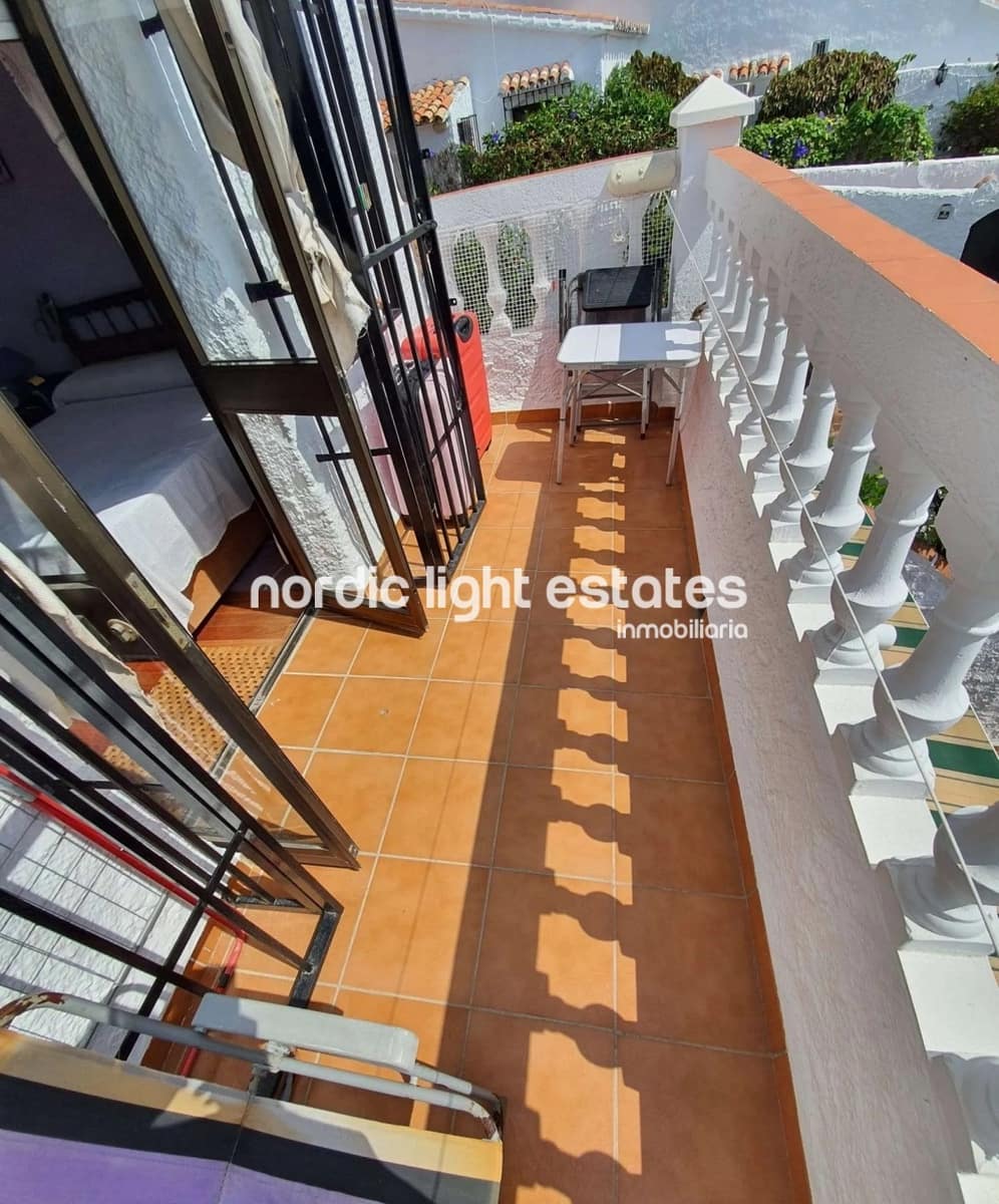 2 sovrum Semi-fristående Villa till salu i Nerja med pool - 350 000 € (Ref: 10031057)