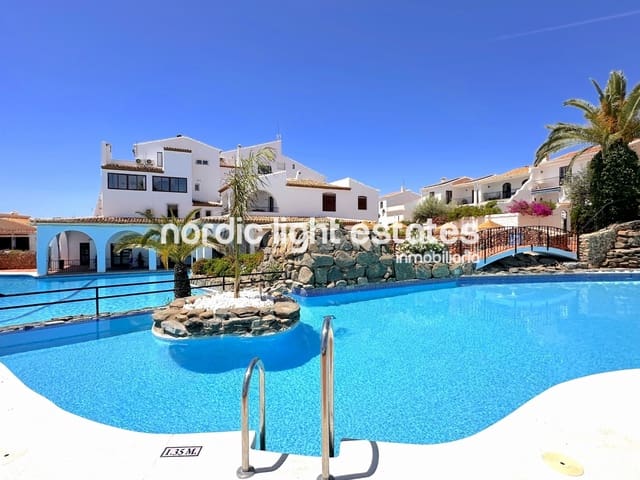 2 sovrum Semi-fristående Villa till salu i Nerja med pool - 350 000 € (Ref: 10031057)