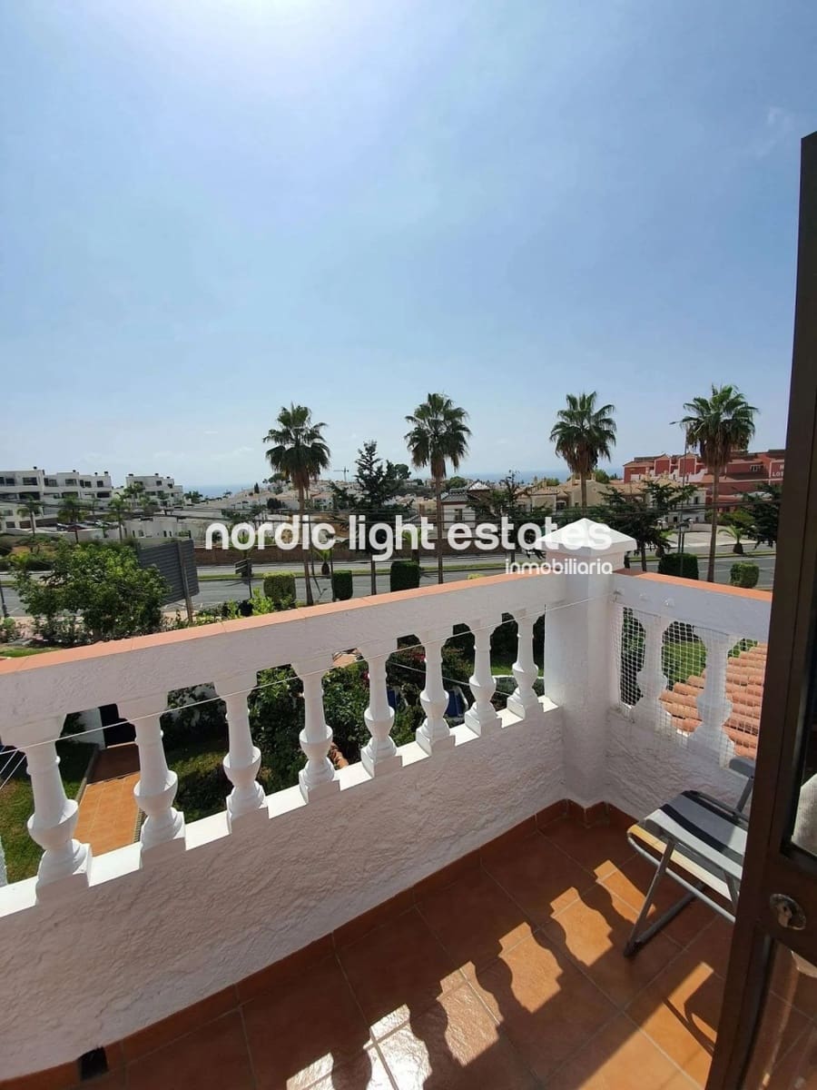 2 sovrum Semi-fristående Villa till salu i Nerja med pool - 350 000 € (Ref: 10031057)