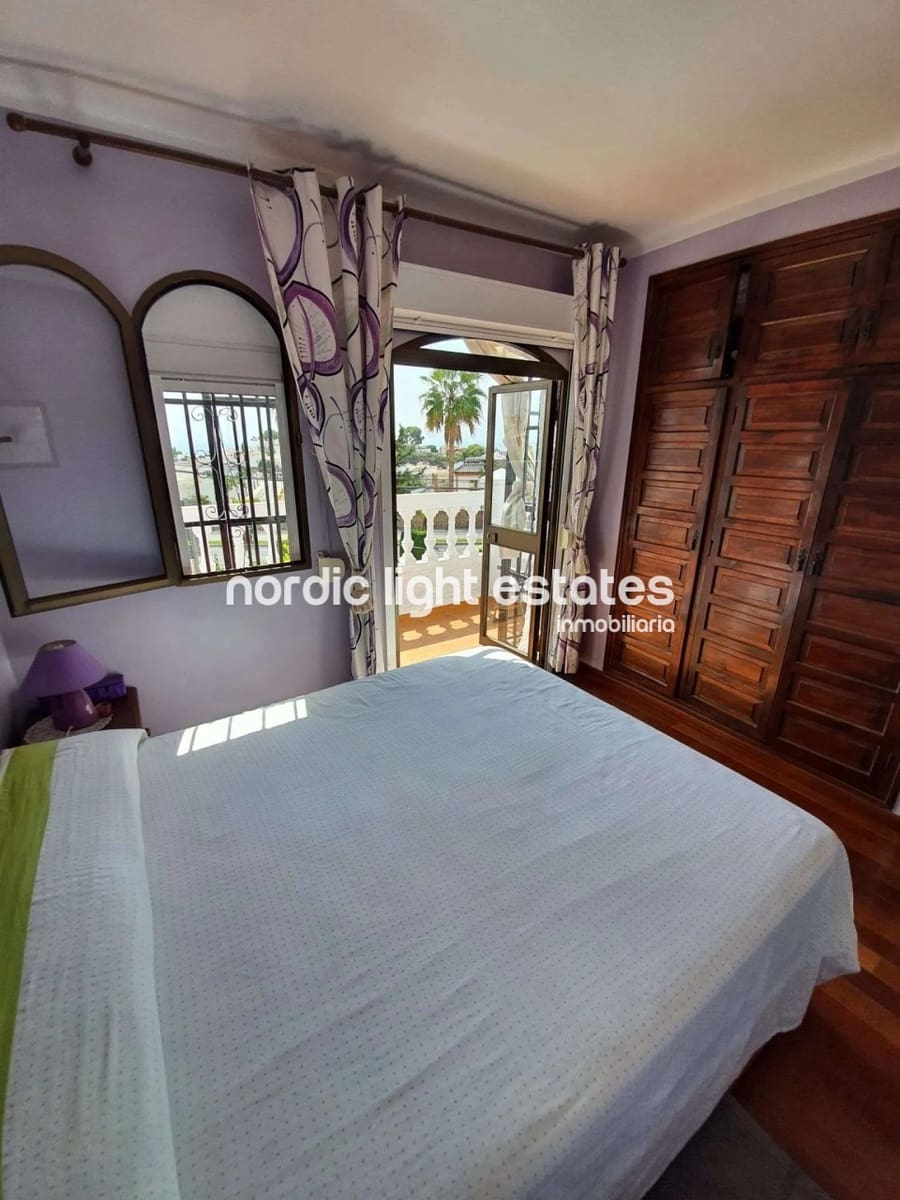 2 sovrum Semi-fristående Villa till salu i Nerja med pool - 350 000 € (Ref: 10031057)