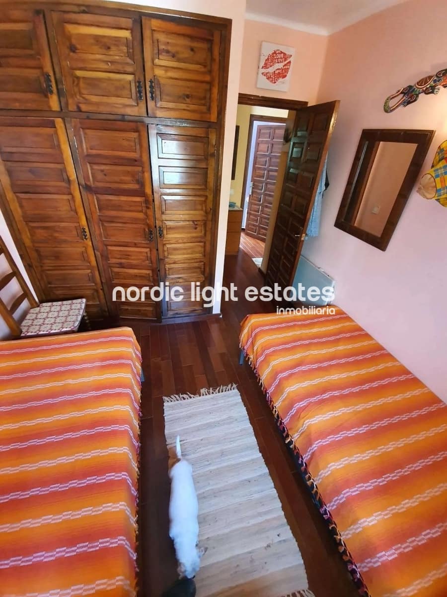 2 sovrum Semi-fristående Villa till salu i Nerja med pool - 350 000 € (Ref: 10031057)