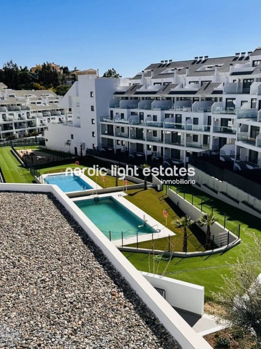 2 bedroom Flat for sale in Fuengirola with pool garage - € 295,000 (Ref: 10034436)