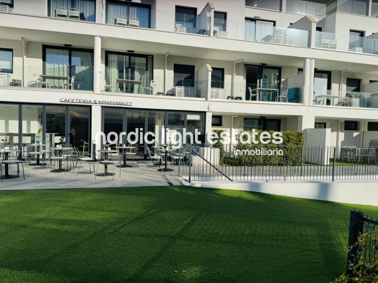 2 bedroom Flat for sale in Fuengirola with pool garage - € 295,000 (Ref: 10034436)