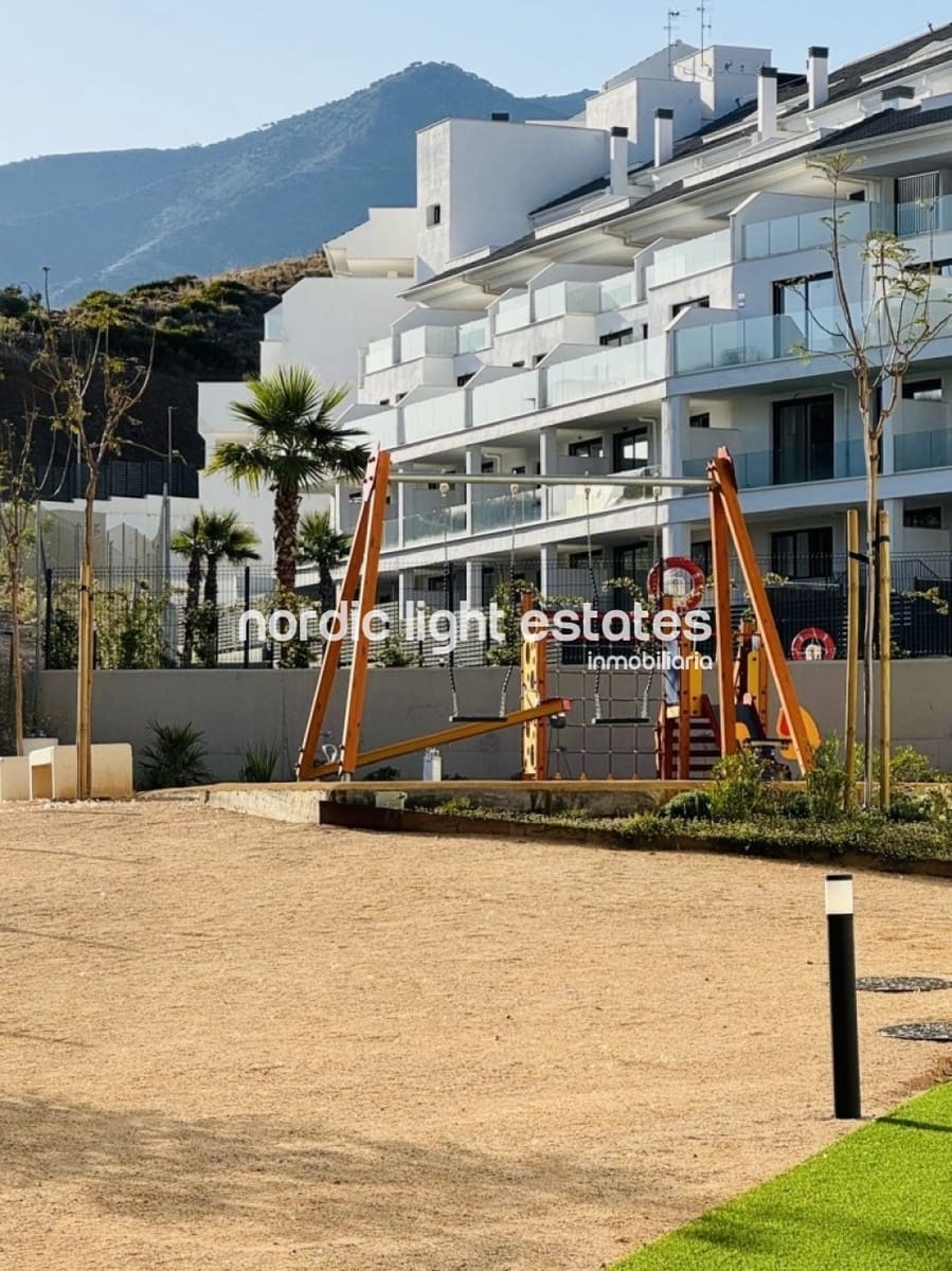 2 bedroom Flat for sale in Fuengirola with pool garage - € 295,000 (Ref: 10034436)