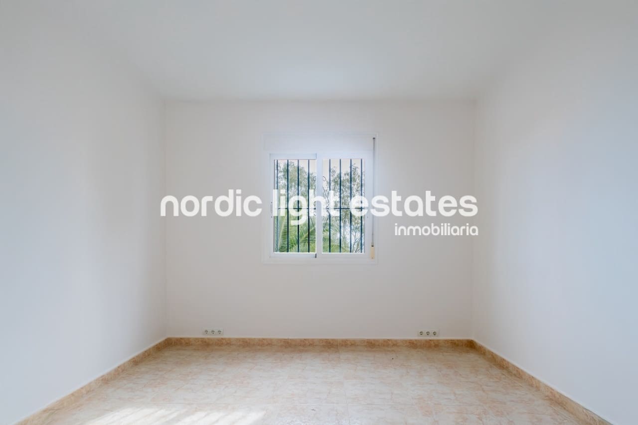 4 makuuhuone Maalaistalo myytävänä paikassa Algarrobo mukana uima-altaan 
autotalli - 495 000 € (Ref: 10052145)