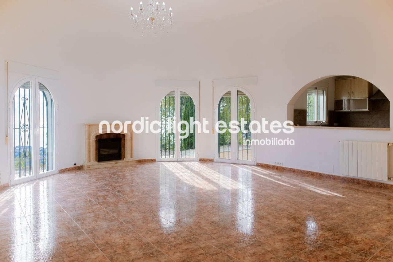 4 makuuhuone Maalaistalo myytävänä paikassa Algarrobo mukana uima-altaan 
autotalli - 495 000 € (Ref: 10052145)