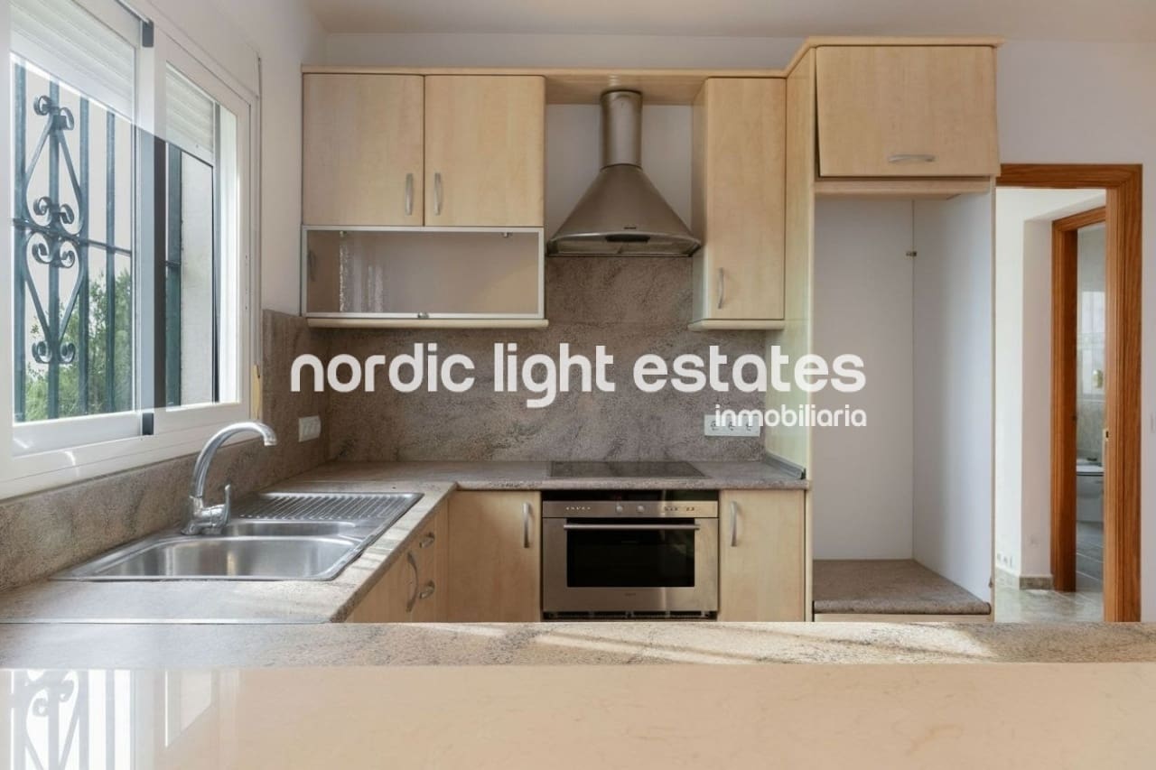 4 makuuhuone Maalaistalo myytävänä paikassa Algarrobo mukana uima-altaan 
autotalli - 495 000 € (Ref: 10052145)