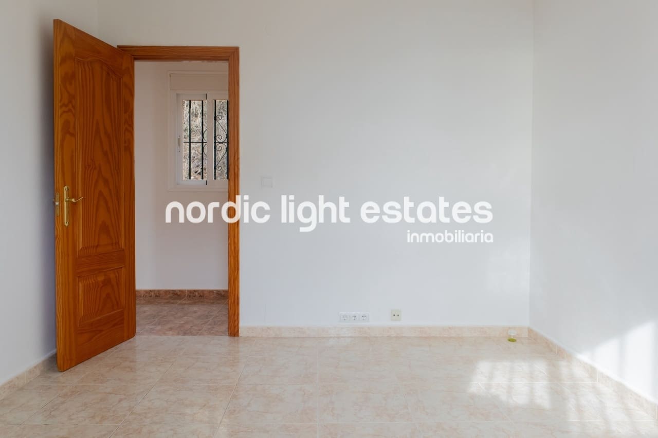 4 makuuhuone Maalaistalo myytävänä paikassa Algarrobo mukana uima-altaan 
autotalli - 495 000 € (Ref: 10052145)