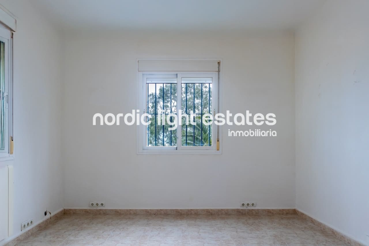 4 makuuhuone Maalaistalo myytävänä paikassa Algarrobo mukana uima-altaan 
autotalli - 495 000 € (Ref: 10052145)
