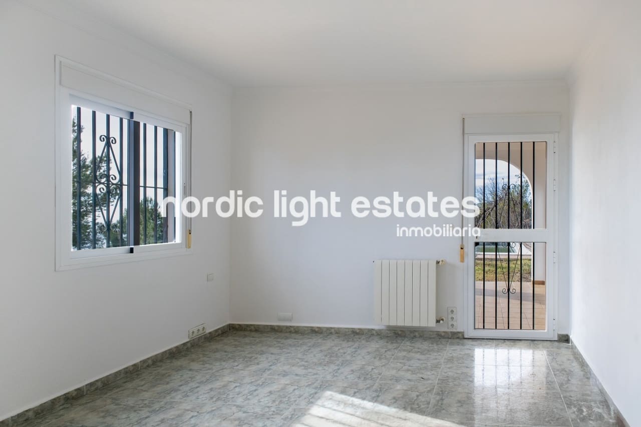 4 makuuhuone Maalaistalo myytävänä paikassa Algarrobo mukana uima-altaan 
autotalli - 495 000 € (Ref: 10052145)