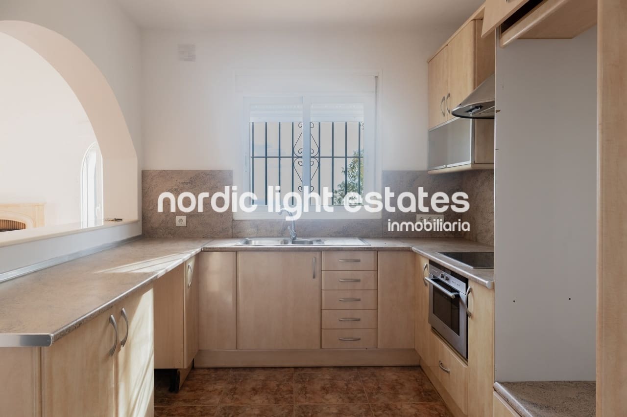 4 makuuhuone Maalaistalo myytävänä paikassa Algarrobo mukana uima-altaan 
autotalli - 495 000 € (Ref: 10052145)