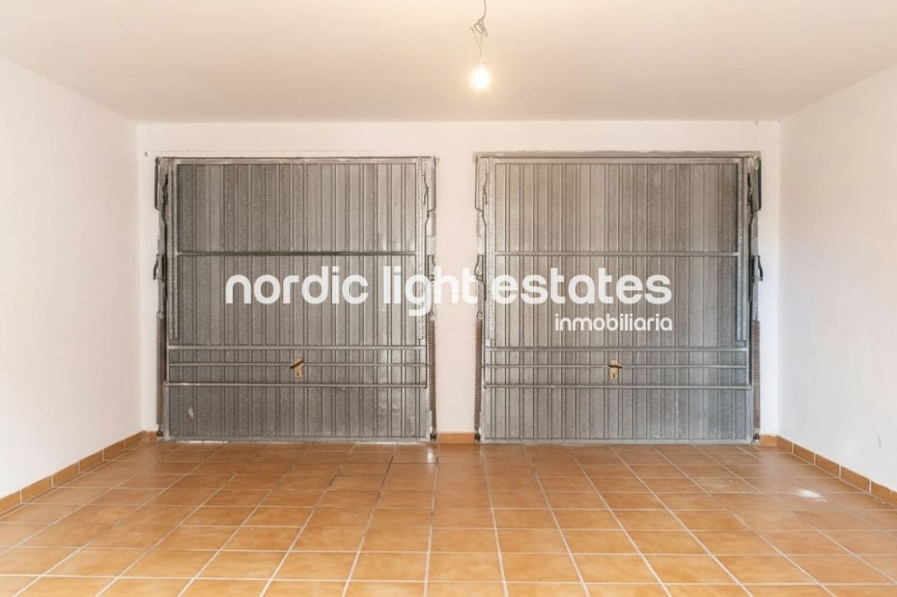 4 makuuhuone Maalaistalo myytävänä paikassa Algarrobo mukana uima-altaan 
autotalli - 495 000 € (Ref: 10052145)