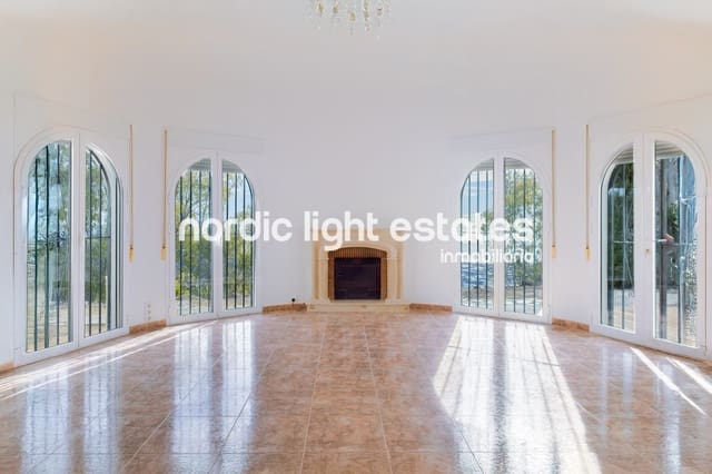 4 makuuhuone Maalaistalo myytävänä paikassa Algarrobo mukana uima-altaan 
autotalli - 495 000 € (Ref: 10052145)