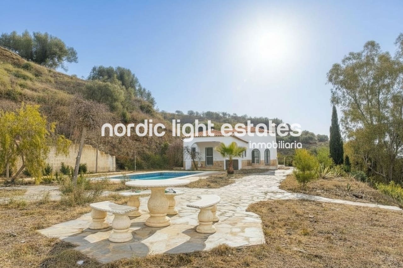 4 makuuhuone Maalaistalo myytävänä paikassa Algarrobo mukana uima-altaan 
autotalli - 495 000 € (Ref: 10052145)