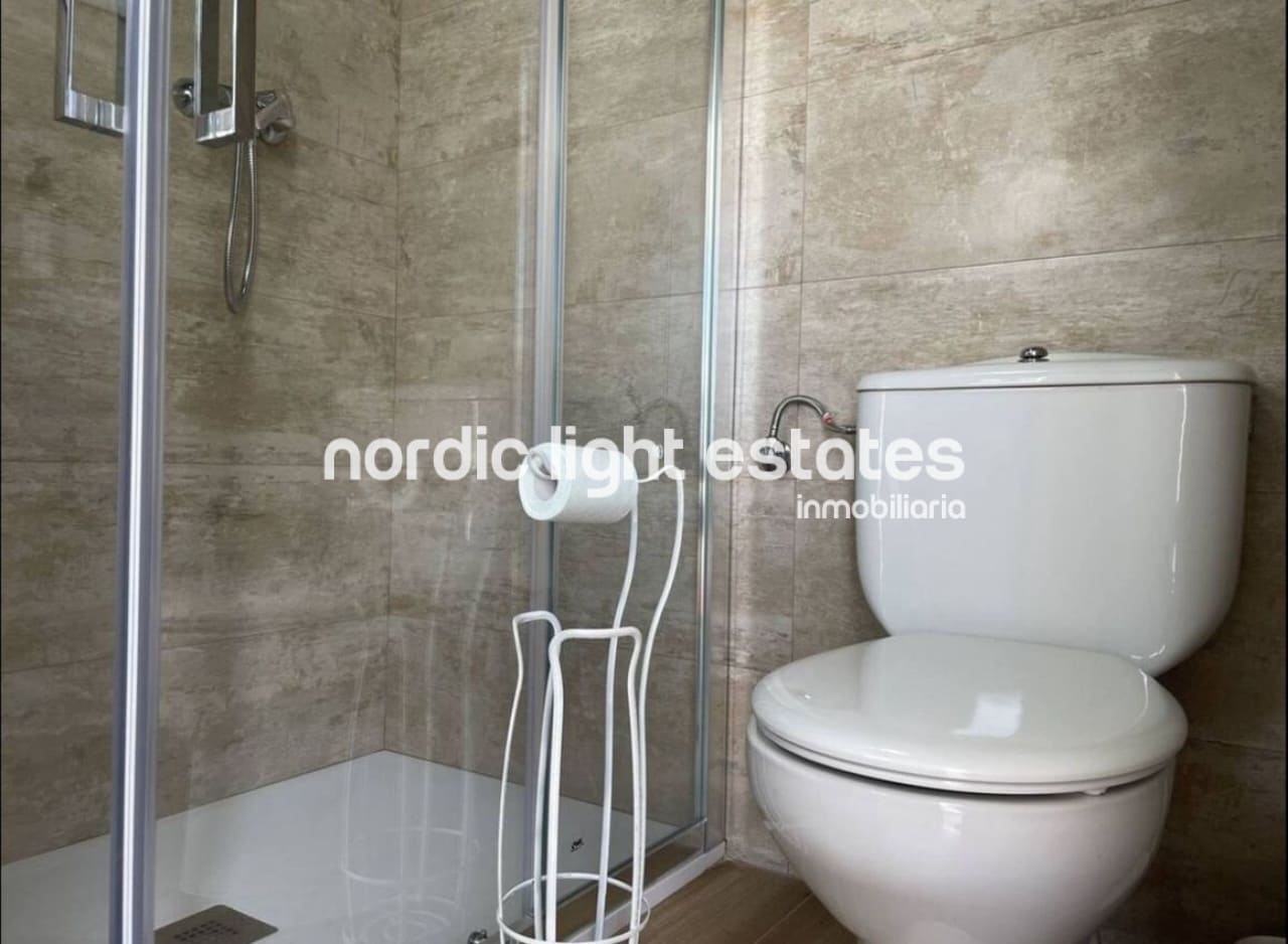 2 soverom Kjedet enebolig til salgs i Nerja med svømmebasseng - € 299 999 (Ref: 10073310)