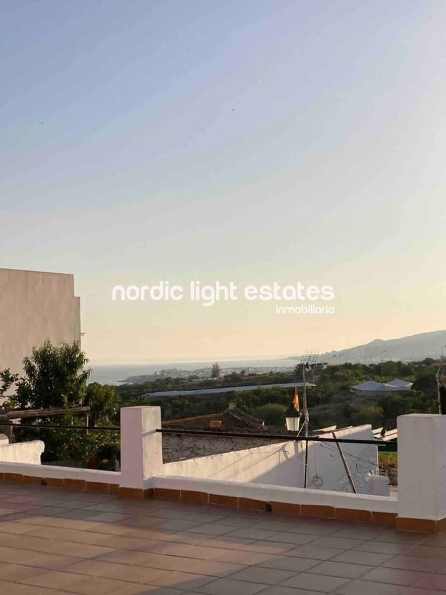 2 soverom Kjedet enebolig til salgs i Nerja med svømmebasseng - € 299 999 (Ref: 10073310)