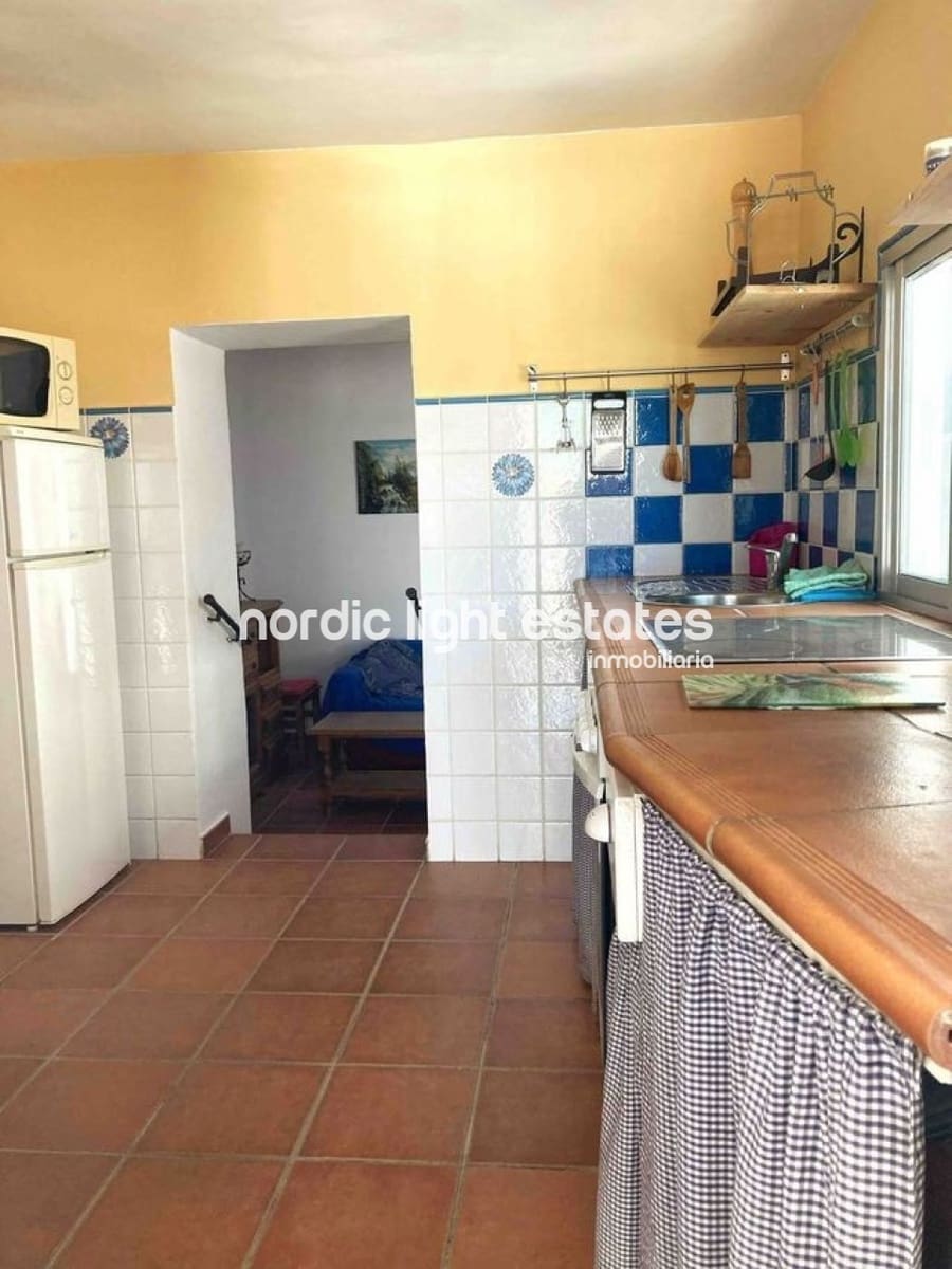 2 soverom Kjedet enebolig til salgs i Nerja med svømmebasseng - € 299 999 (Ref: 10073310)