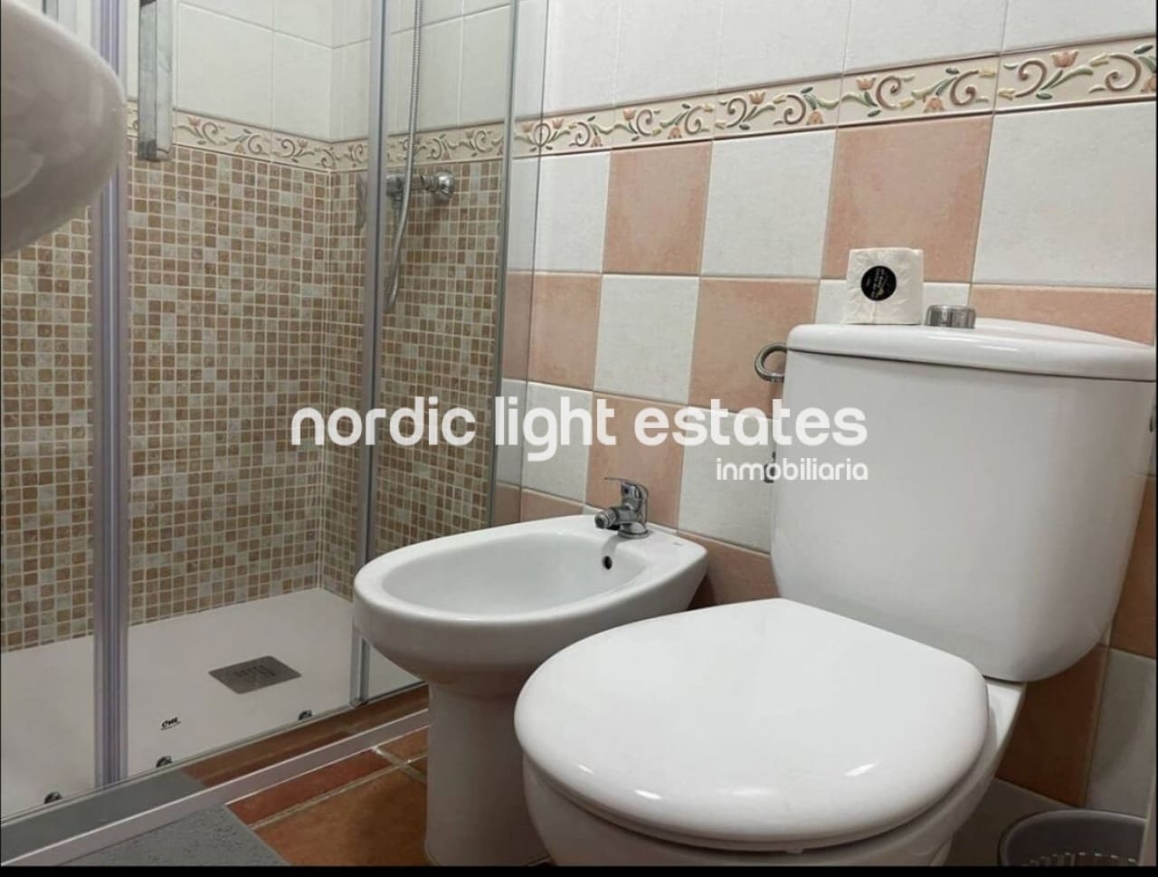 2 soverom Kjedet enebolig til salgs i Nerja med svømmebasseng - € 299 999 (Ref: 10073310)