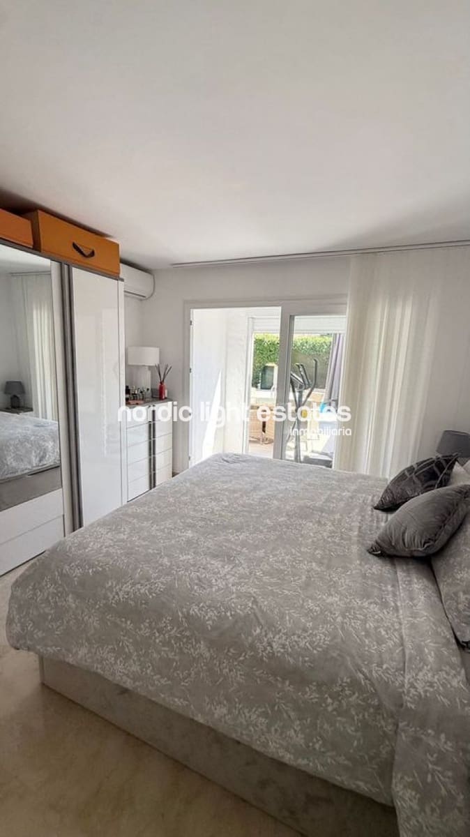2 sypialnia Mieszkanie na sprzedaż w El Paraiso z basenem - 445 000 € (Ref: 10091393)