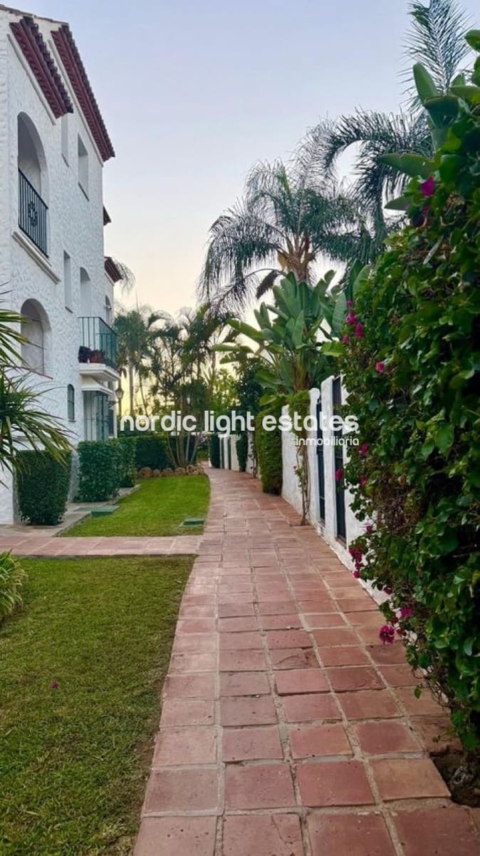 2 sypialnia Mieszkanie na sprzedaż w El Paraiso z basenem - 445 000 € (Ref: 10091393)