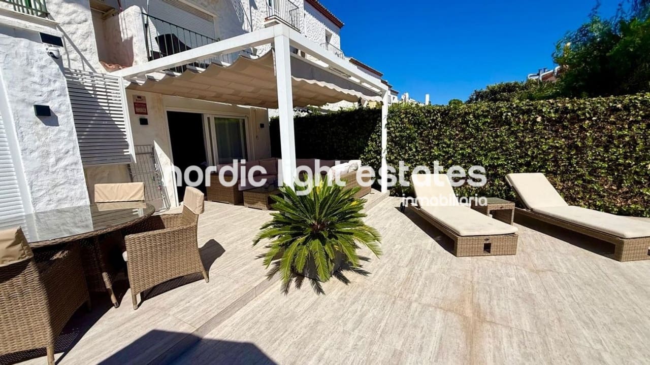 2 sypialnia Mieszkanie na sprzedaż w El Paraiso z basenem - 445 000 € (Ref: 10091393)