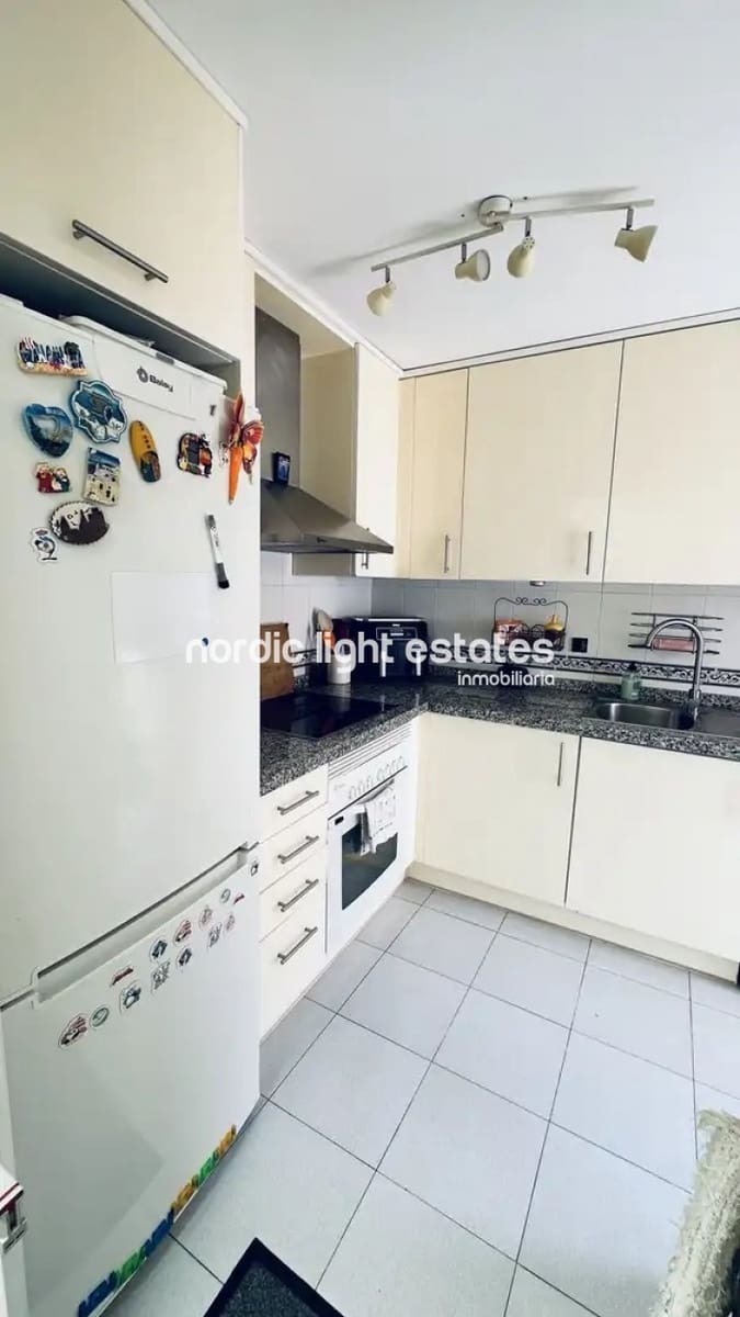 2 makuuhuone Kattohuoneisto myytävänä paikassa Manilva mukana uima-altaan 
autotalli - 305 000 € (Ref: 10100657)