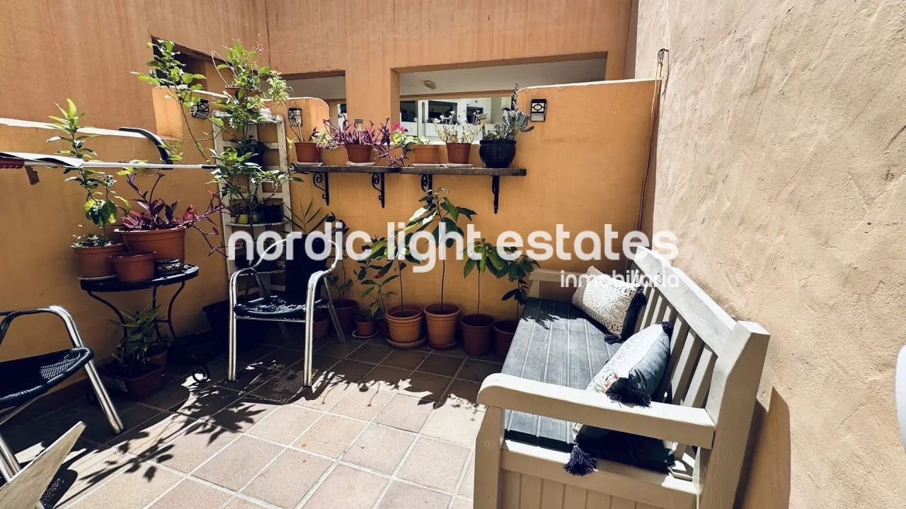 2 makuuhuone Kattohuoneisto myytävänä paikassa Manilva mukana uima-altaan 
autotalli - 305 000 € (Ref: 10100657)
