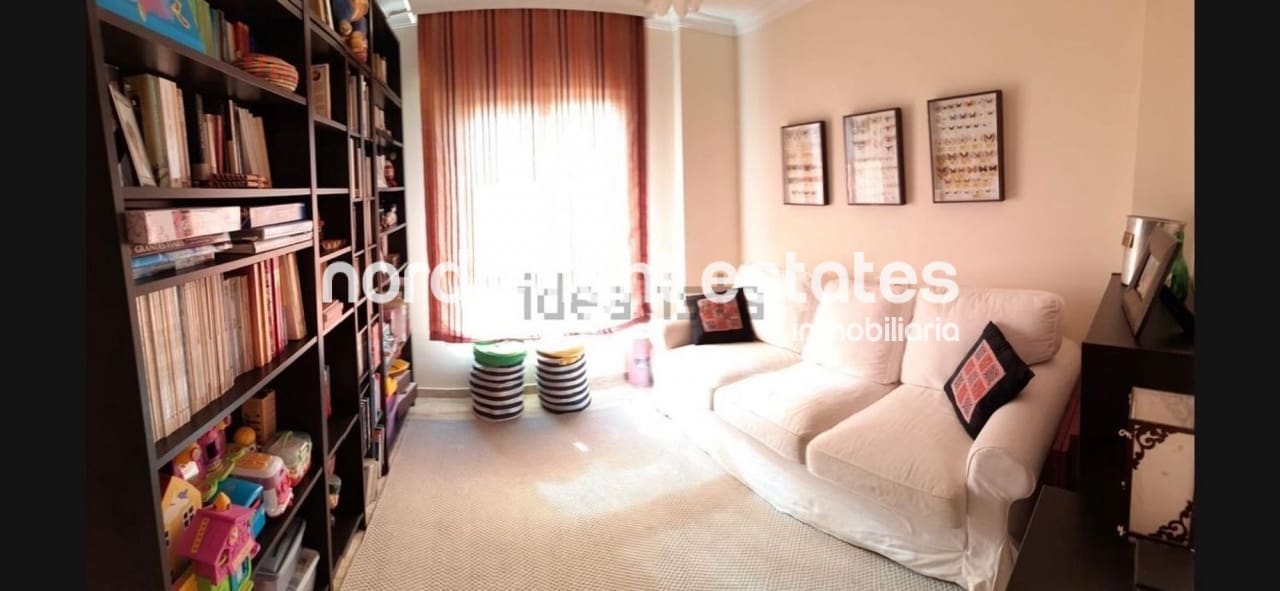 4 slaapkamer Flat te koop in Malaga stad met zwembad garage - € 760.000 (Ref: 10140232)