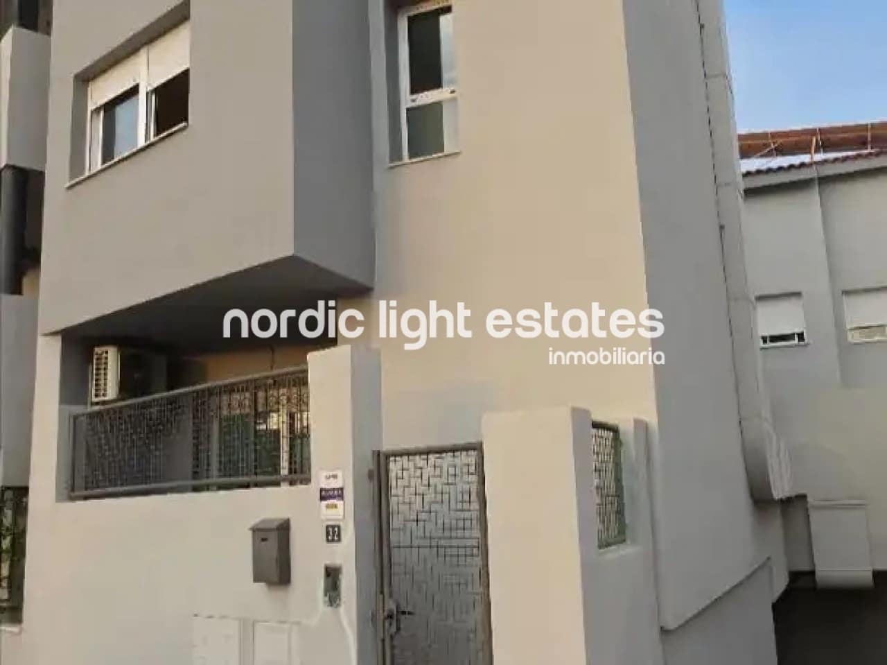 4 sypialnia Dom blizniak na sprzedaż w Cartama z garażem - 349 999 € (Ref: 10154022)