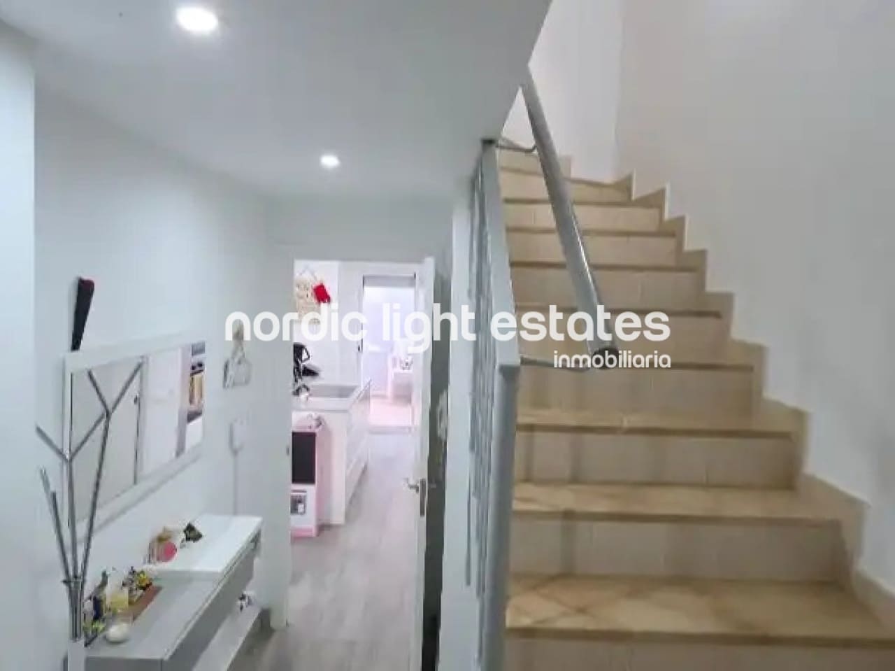 4 sypialnia Dom blizniak na sprzedaż w Cartama z garażem - 349 999 € (Ref: 10154022)
