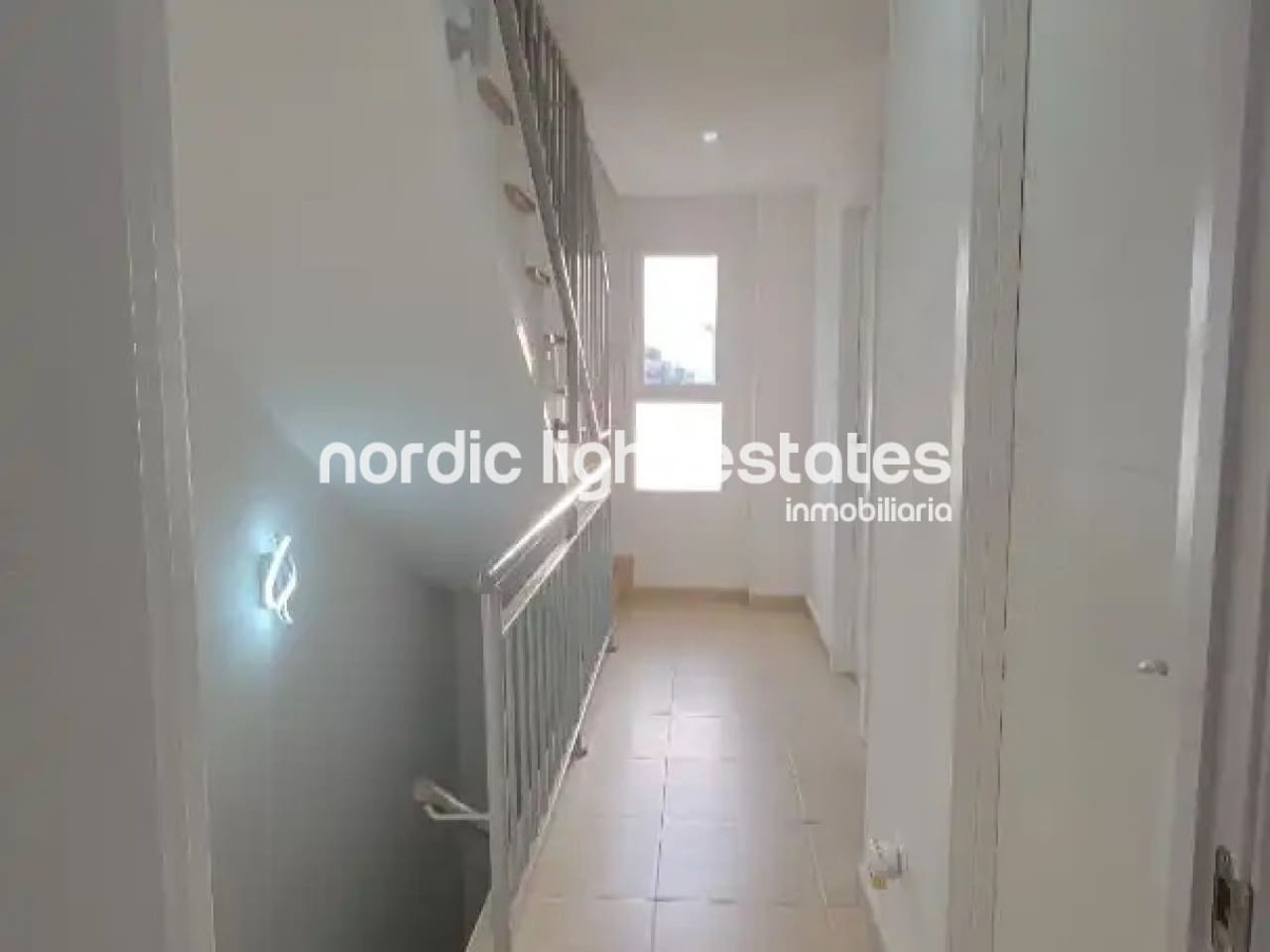 4 sypialnia Dom blizniak na sprzedaż w Cartama z garażem - 349 999 € (Ref: 10154022)