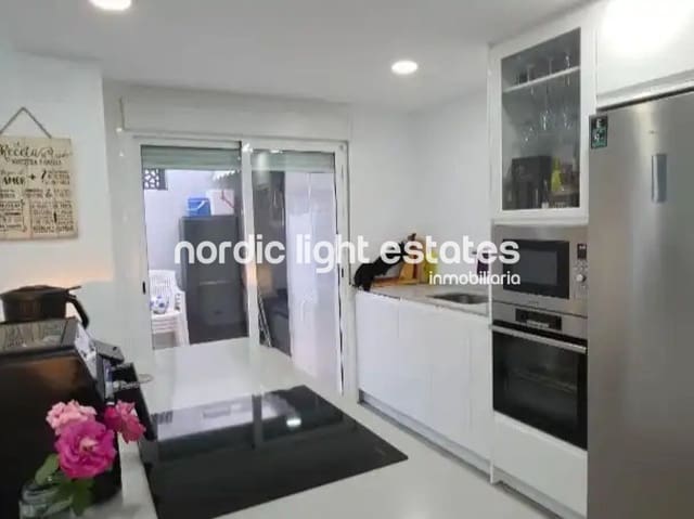 4 sypialnia Dom blizniak na sprzedaż w Cártama z garażem - 349 999 € (Ref: 10154022)