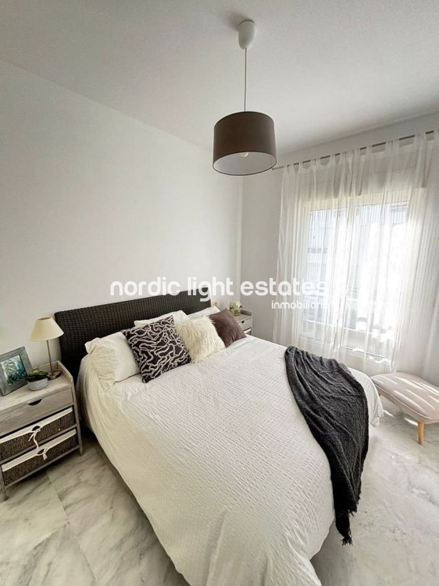 2 slaapkamer Flat te koop in Estepona met zwembad garage - € 297.000 (Ref: 10156123)