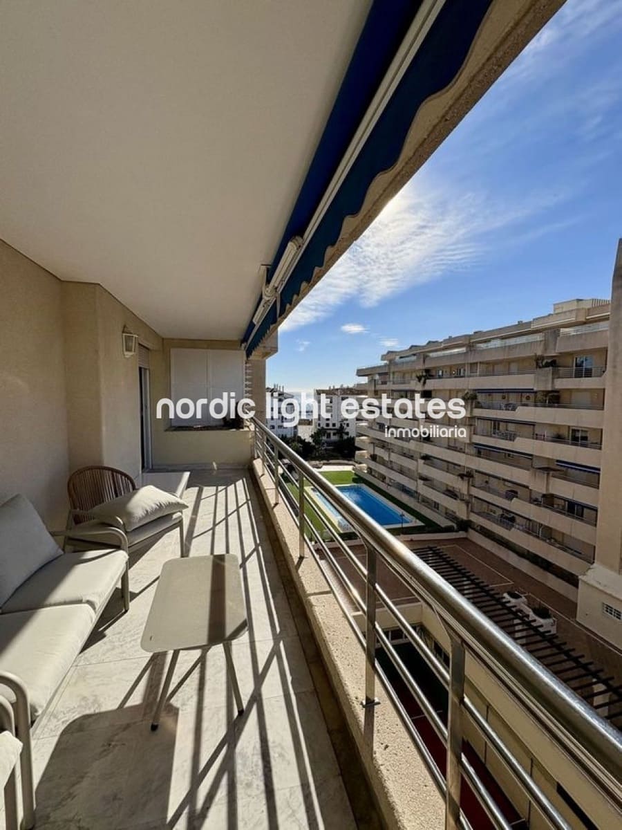 2 bedroom Flat for sale in Marbella with pool garage - € 620,000 (Ref: 10158389)