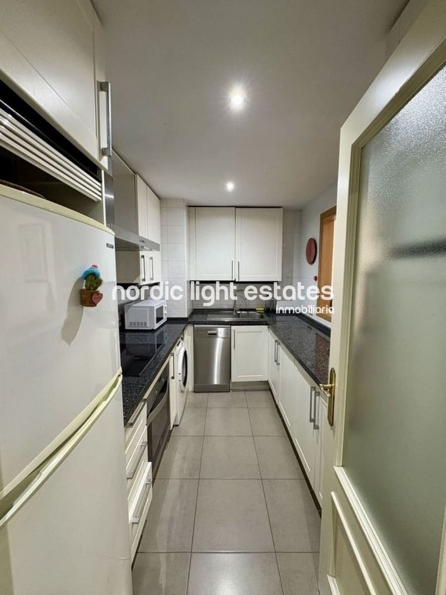 2 bedroom Flat for sale in Marbella with pool garage - € 620,000 (Ref: 10158389)