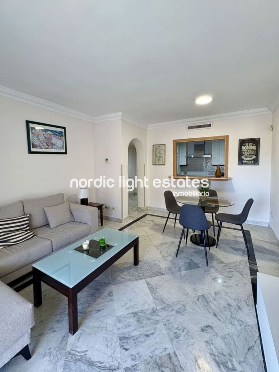 2 bedroom Flat for sale in Marbella with pool garage - € 620,000 (Ref: 10158389)