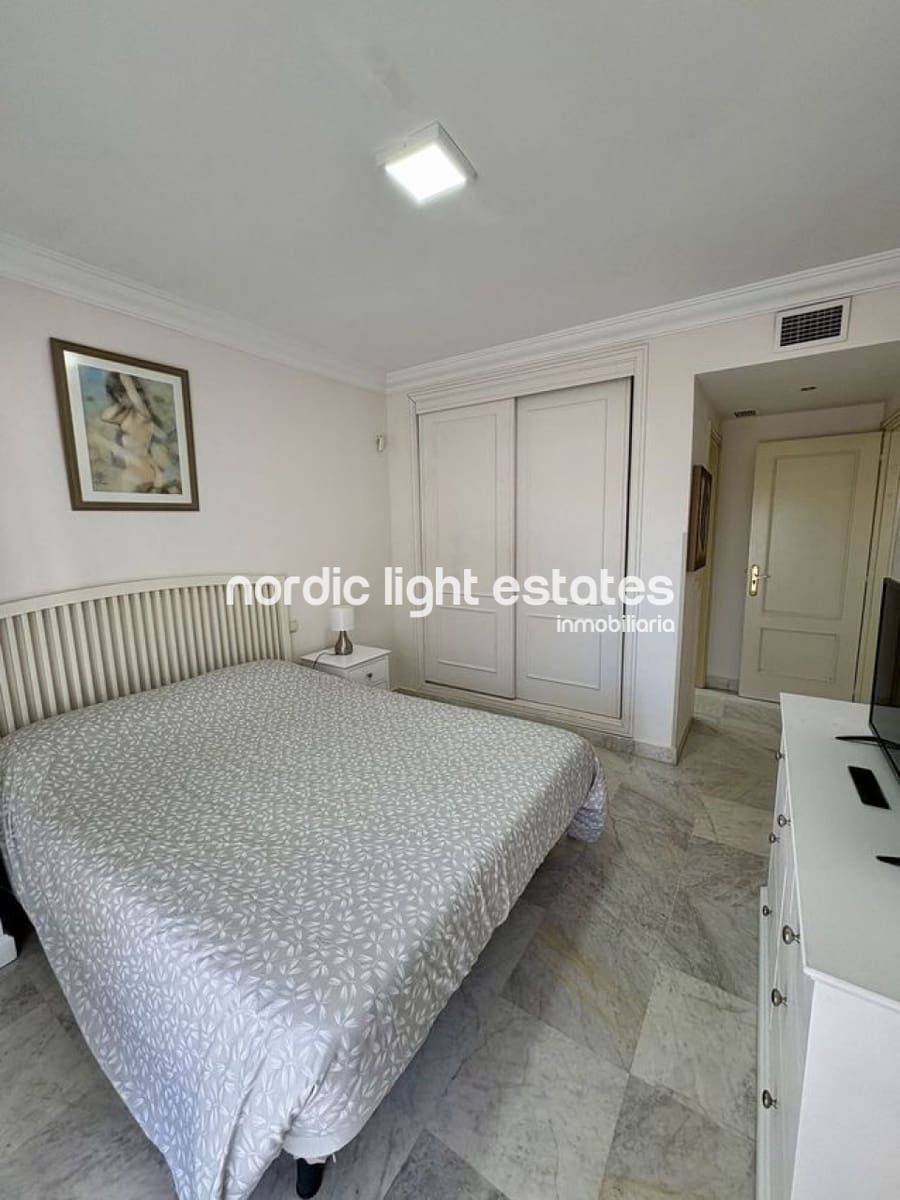 2 bedroom Flat for sale in Marbella with pool garage - € 620,000 (Ref: 10158389)