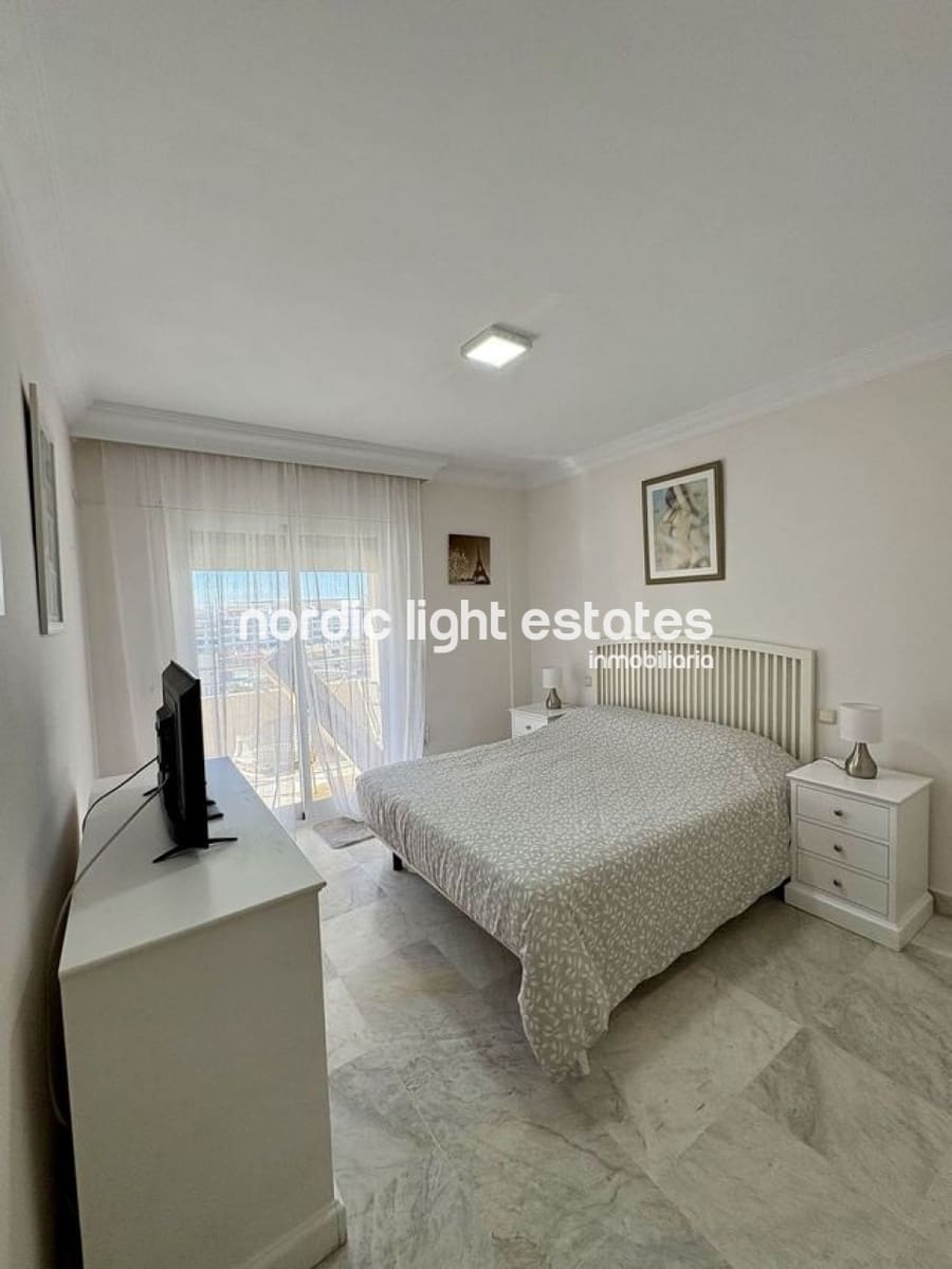 2 bedroom Flat for sale in Marbella with pool garage - € 620,000 (Ref: 10158389)