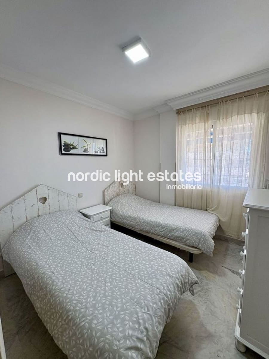 2 bedroom Flat for sale in Marbella with pool garage - € 620,000 (Ref: 10158389)
