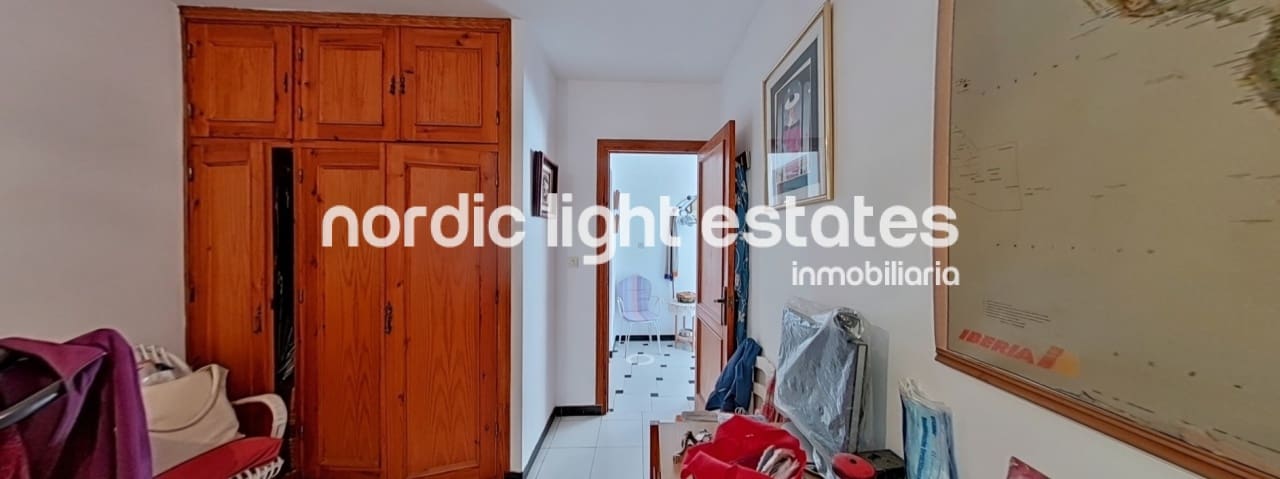 3 bedroom Villa for sale in Chilches with garage - € 985,000 (Ref: 10158390)