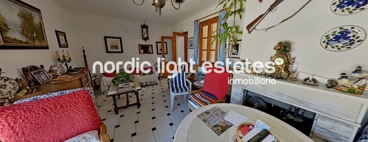 3 bedroom Villa for sale in Chilches with garage - € 985,000 (Ref: 10158390)