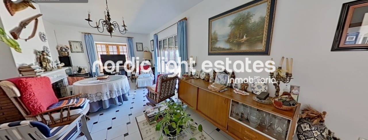 3 bedroom Villa for sale in Chilches with garage - € 985,000 (Ref: 10158390)