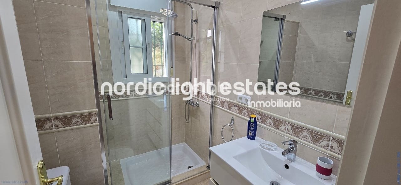 3 bedroom Villa for sale in Mezquitilla with pool garage - € 820,000 (Ref: 10163458)