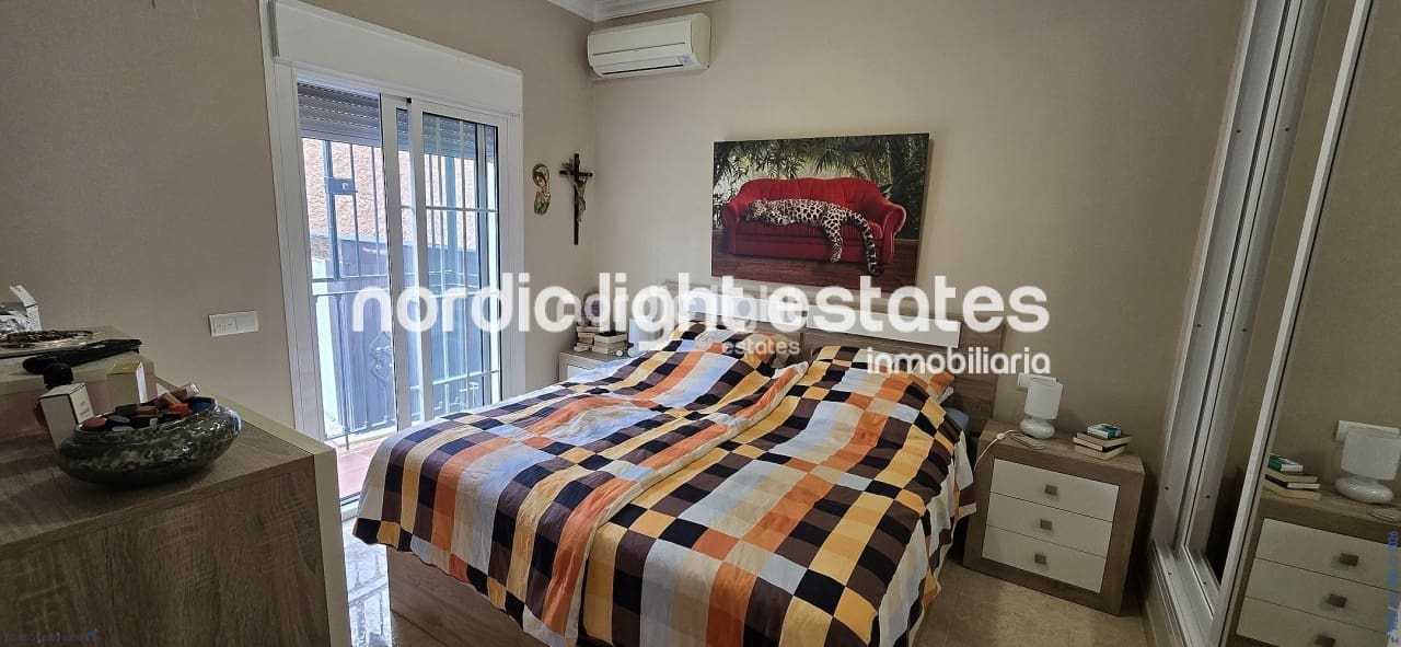 3 bedroom Villa for sale in Mezquitilla with pool garage - € 820,000 (Ref: 10163458)