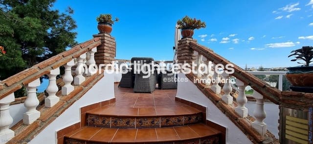 3 soveværelse Villa til salg i Mezquitilla, Vélez-Málaga med swimmingpool garage - € 820.000 (Ref: 10163458)