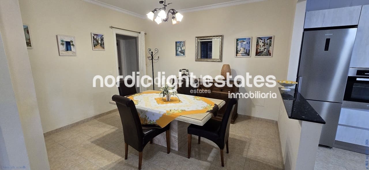 3 bedroom Villa for sale in Mezquitilla with pool garage - € 820,000 (Ref: 10163458)